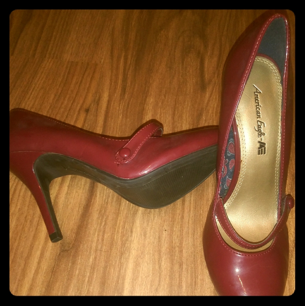 American Eagle pumps